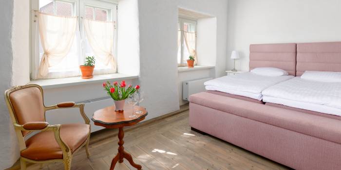 Nurmuižas pils - Viesnīcas Talsu novadā