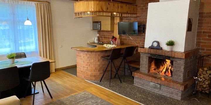 Nakšņošana, brokastis, PIRTS un IZKLAIDE DIVIEM - GribuAtpusties.lv Nakšņošana, brokastis, PIRTS un IZKLAIDE DIVIEM - GribuAtpusties.lv