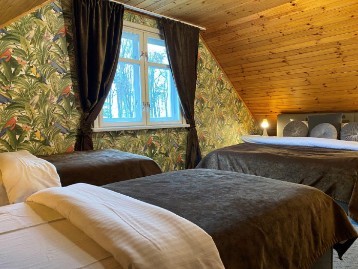 Nakšņošana, brokastis, PIRTS un IZKLAIDE DIVIEM - GribuAtpusties.lv Nakšņošana, brokastis, PIRTS un IZKLAIDE DIVIEM - GribuAtpusties.lv