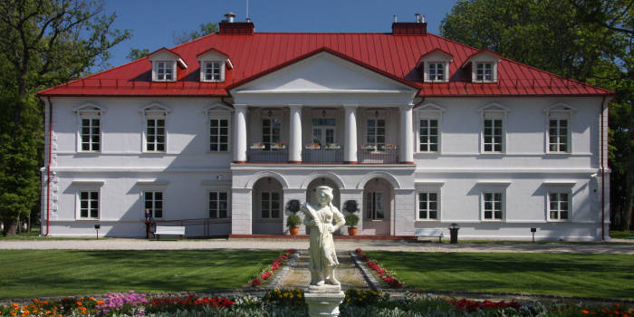 Bistrampoles muiža - Viesnīcas Panevēžā